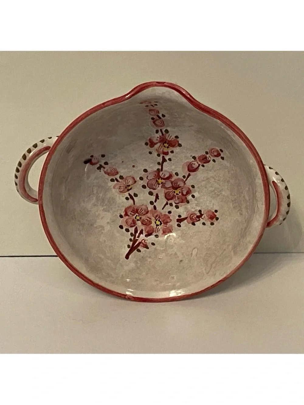 DERUTA ITALY VINTAGE HAND PAINTED POTTERY BOWL PINK FLORAL HANDLES SPOUT HOME